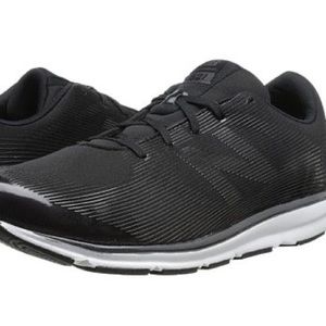 COPY - NEW BALANCE 521 black training shoes